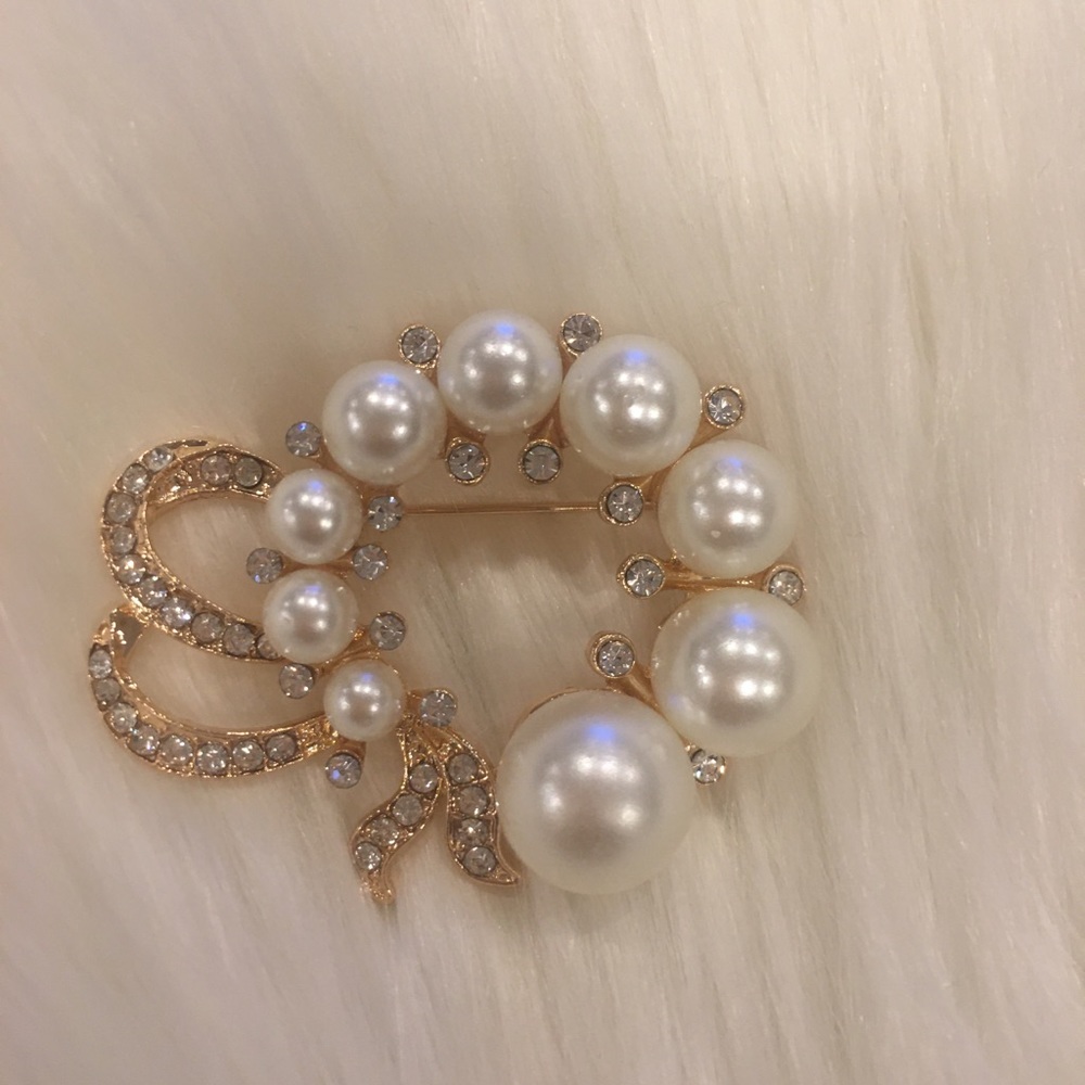 Brooch No:48